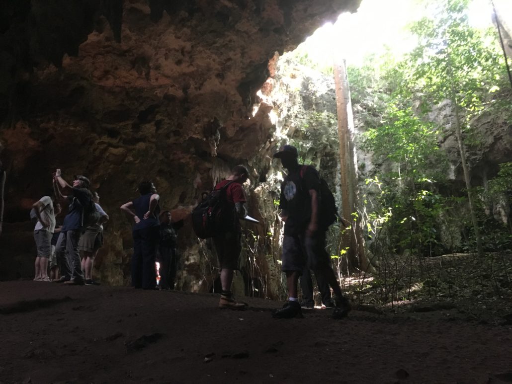 lol-tun-cave-mayan-expedition