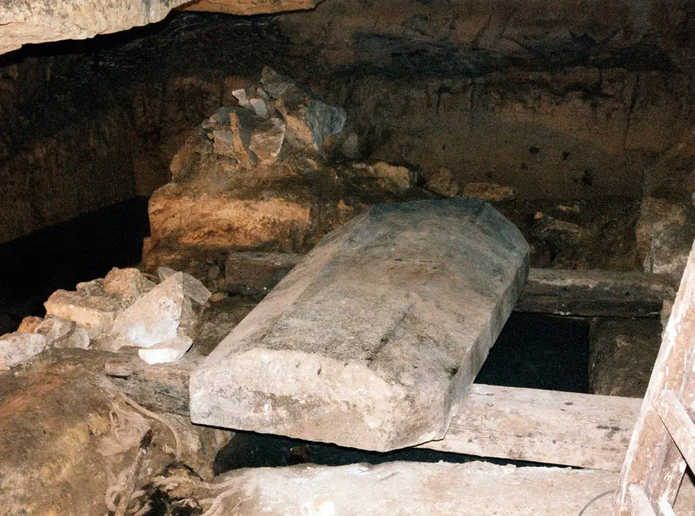 Osiris-shaft-tomb-of-osiris