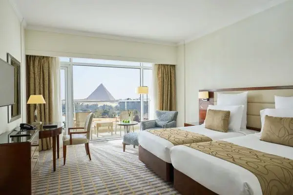 SHR Pyramid view twin bed hotel room
